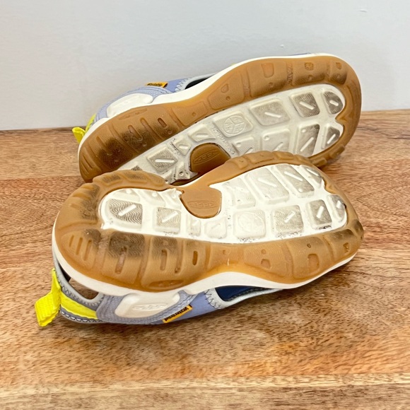 KEEN Girl Sandals - Picture 8 of 8